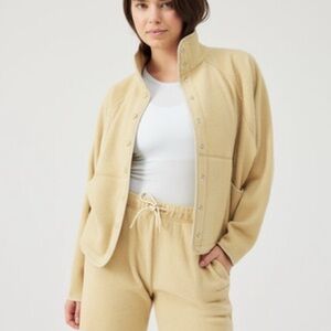 Outdoor Voices Jacket Women's Large L Tan RecFleece Snap Front Relaxed‎ Fit Cozy